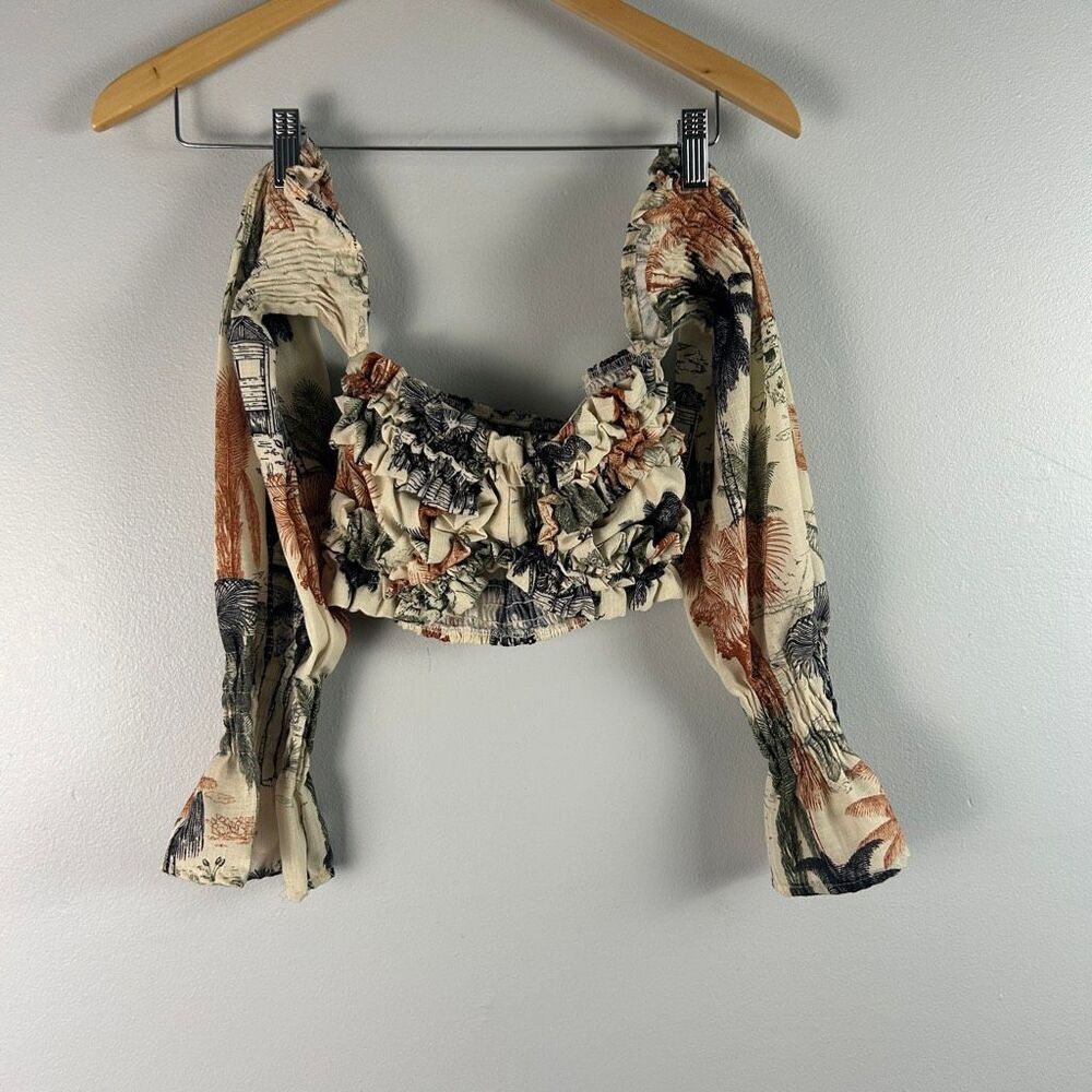 Off-Shoulder Floral Crop Top in Muted Palm Print Shorts Set - Picture 4 of 8